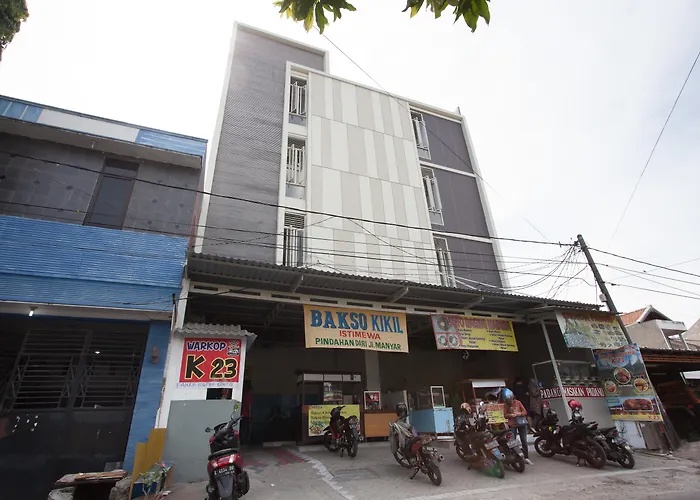 RedDoorz Plus At K23 Rungkut Madya Surabaya